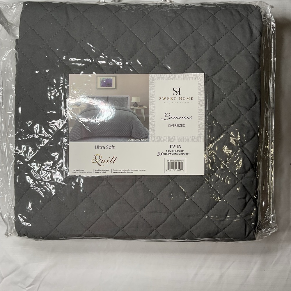 Sweet Home Charcoal Quilted Bedding Set - Twin